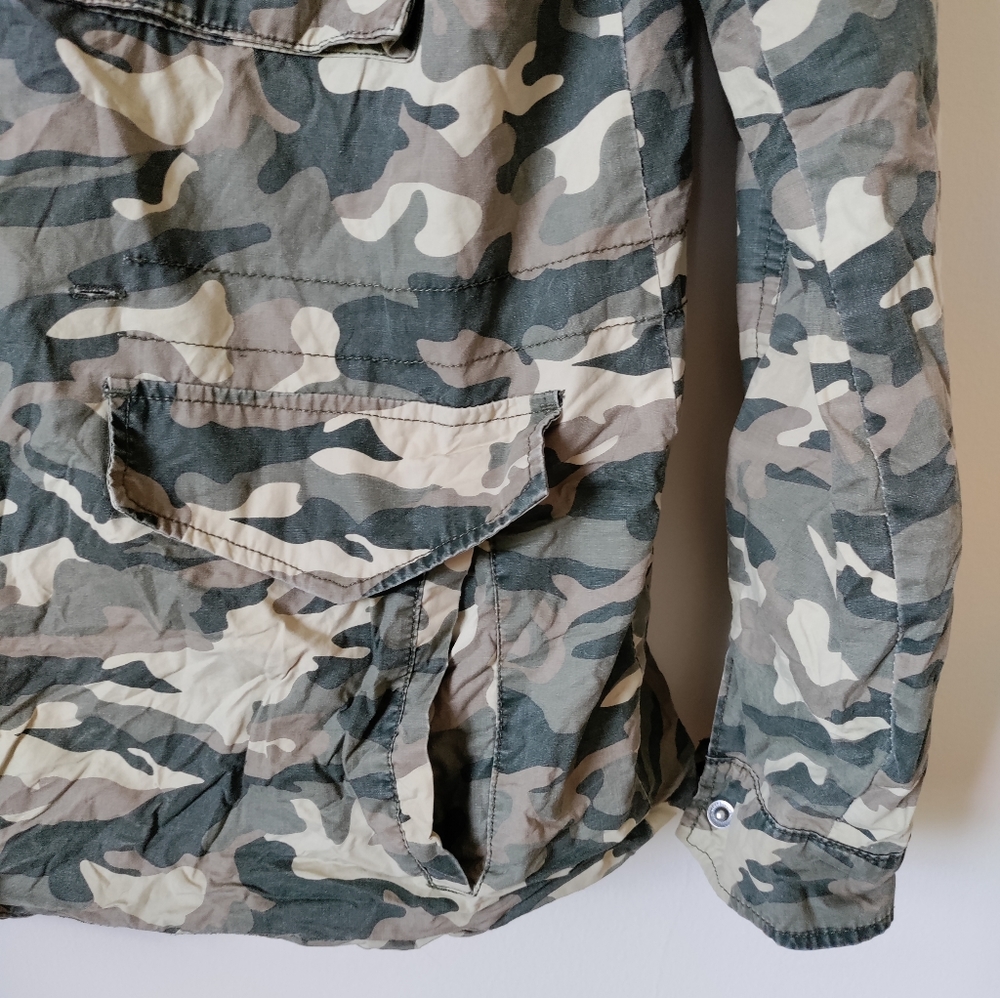 Levi's Camo Jacket - image 3